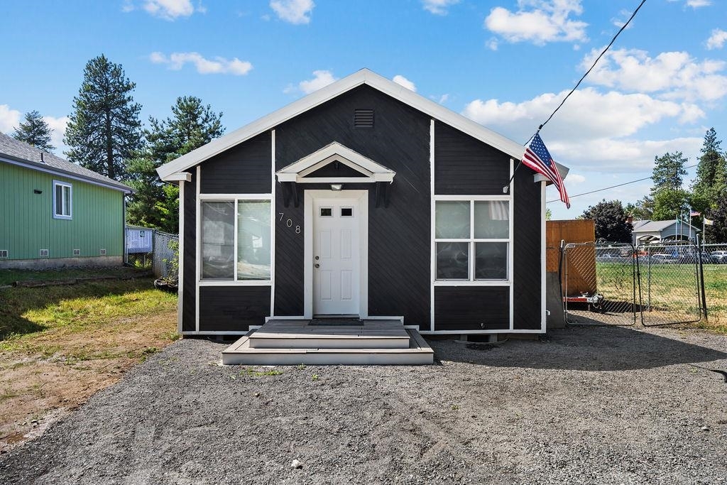 Property Photo:  708 S Rebecca St  WA 99202 