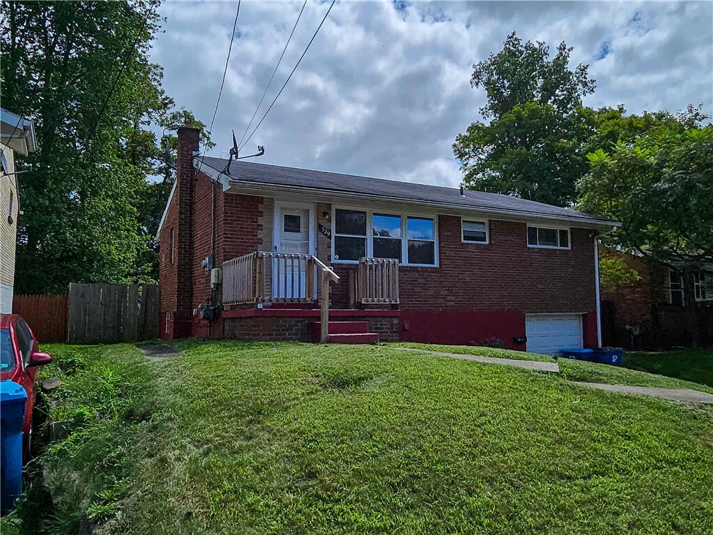 529 Guylyn Dr  Penn Hills PA 15235 photo