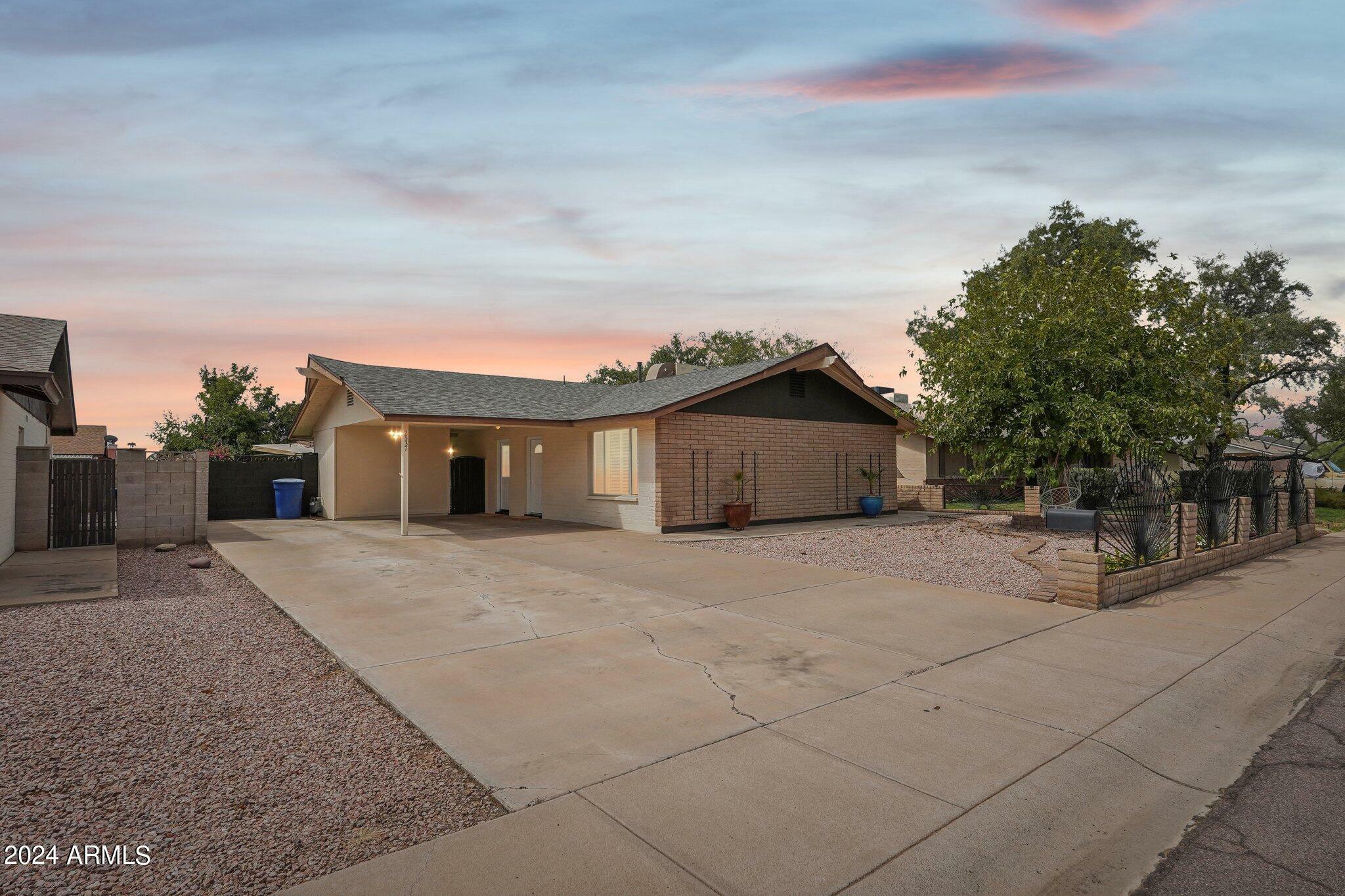 Property Photo:  2537 E La Jolla Drive  AZ 85282 