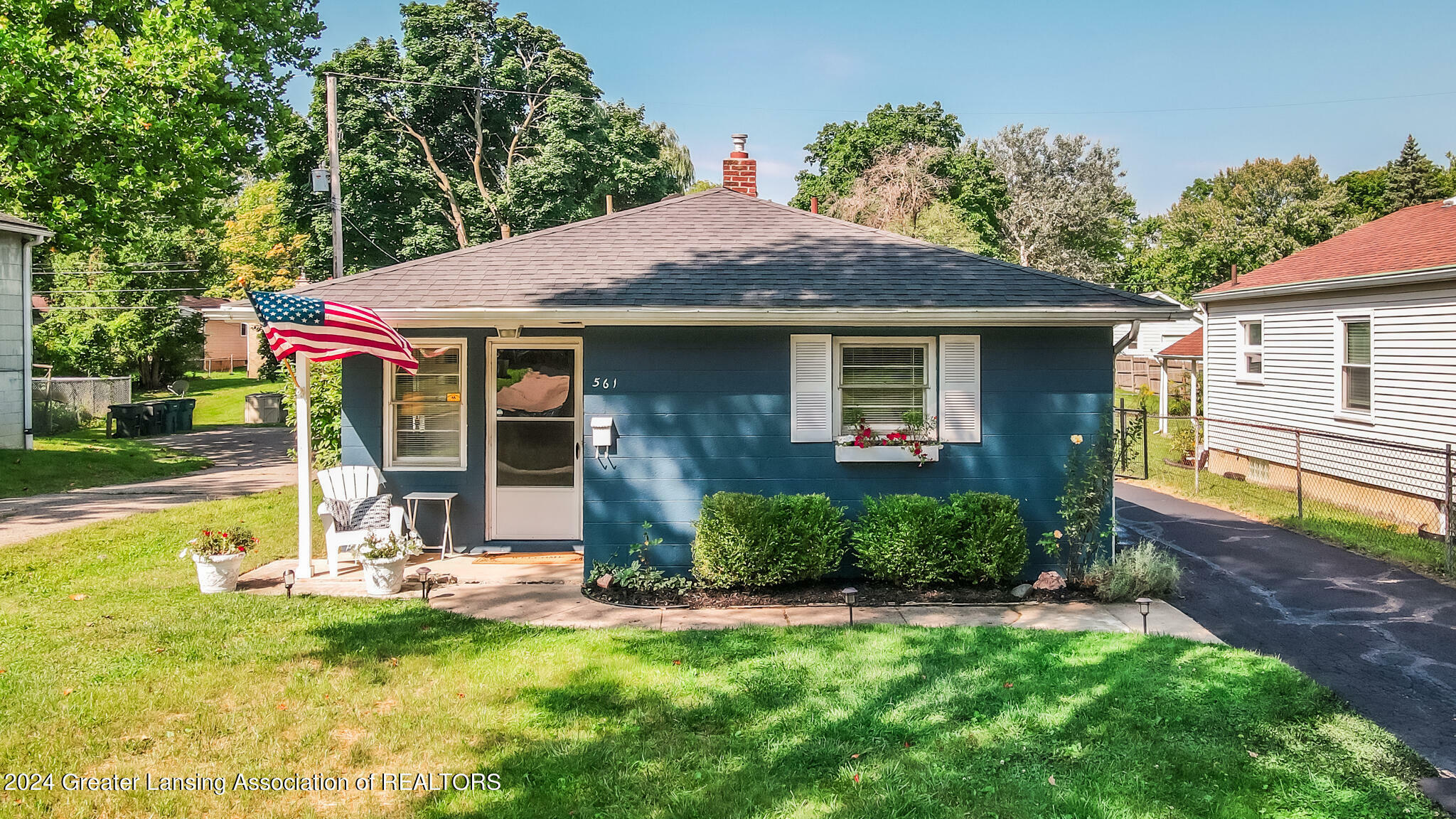 Property Photo:  561 Lexington Avenue  MI 48823 