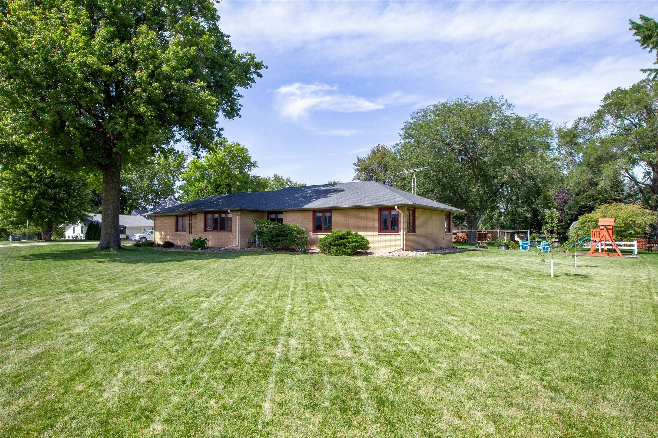 Property Photo:  124 E 8th Street  IA 50219 