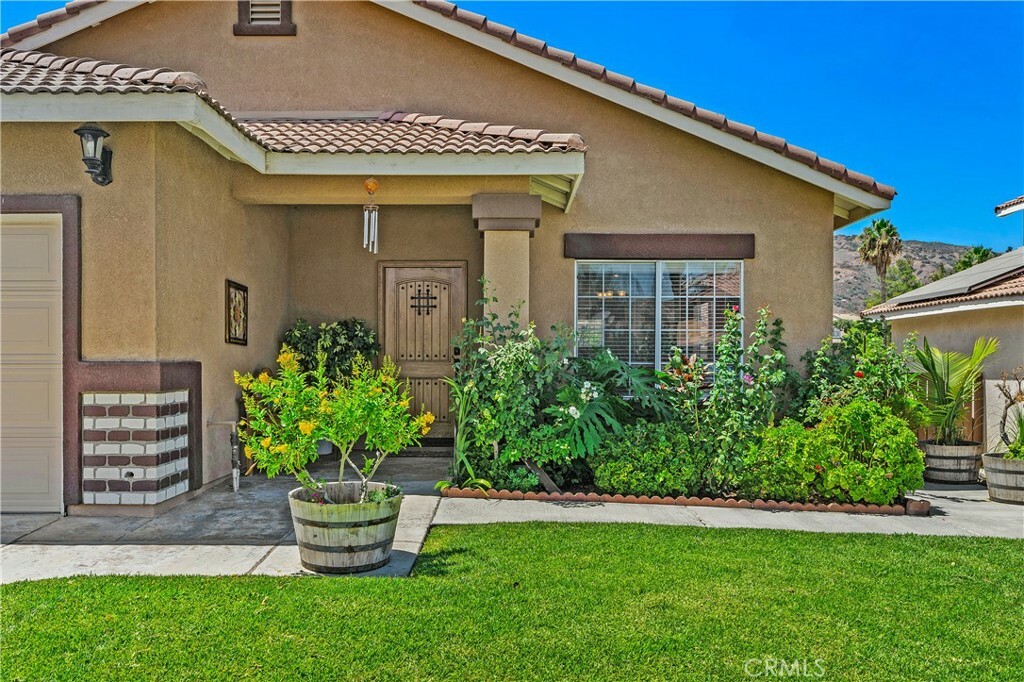 Property Photo:  22701 Hannah Court  CA 92883 