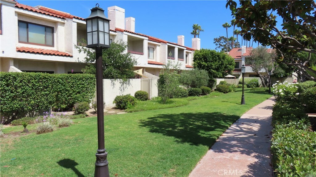 Property Photo:  2160 Plaza Del Amo 172  CA 90501 