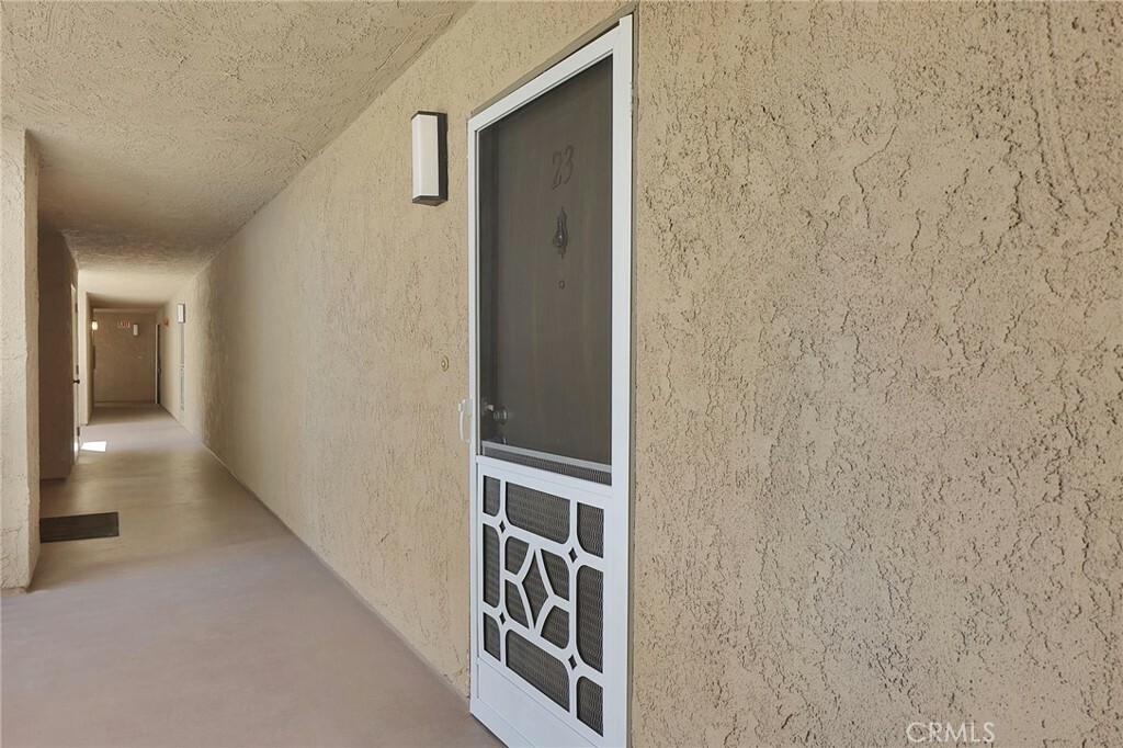 Property Photo:  327 Chestnut Hill Court 23  CA 91360 