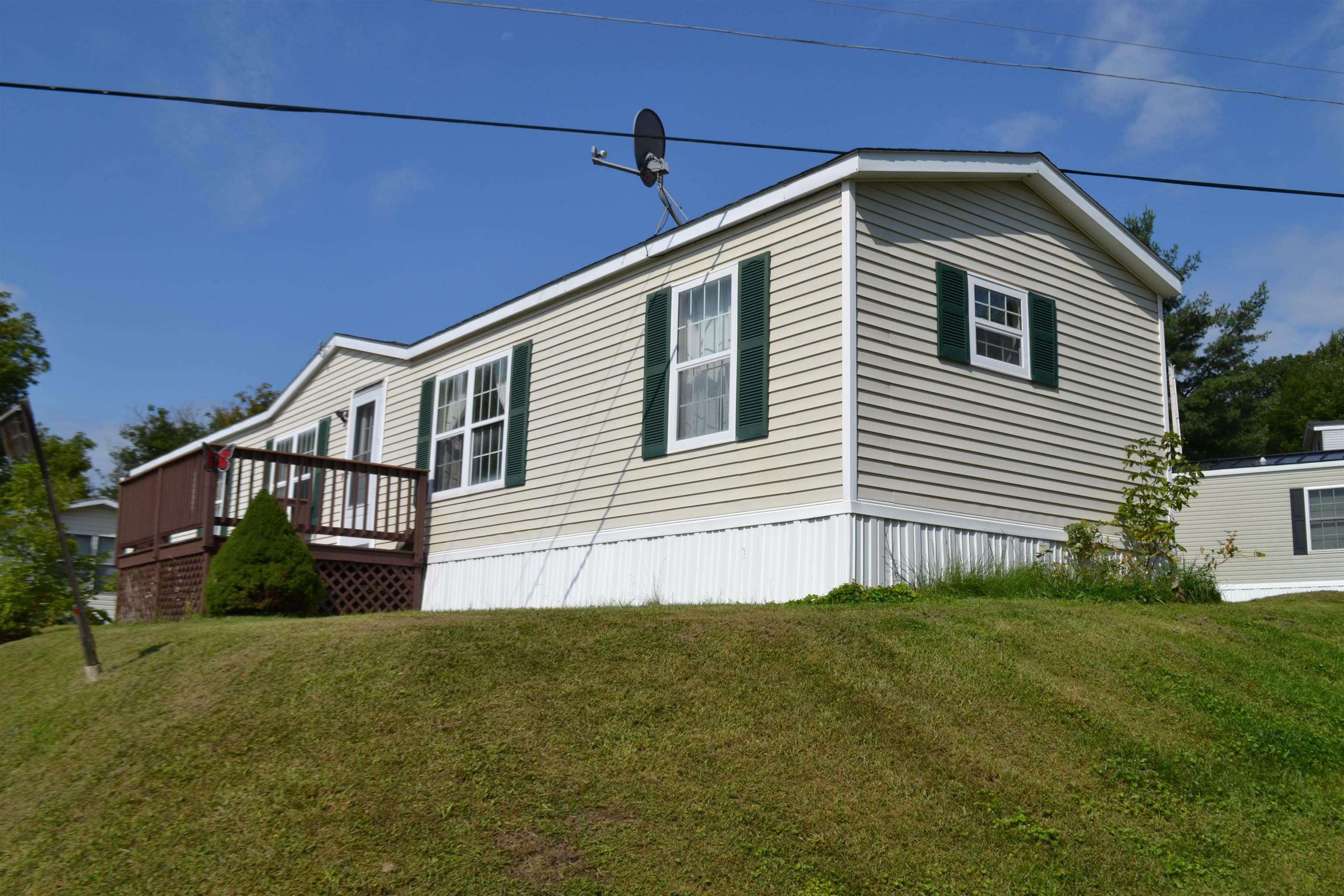 Property Photo:  3 Hilltop Manor Mobile Home Park  NH 03561 