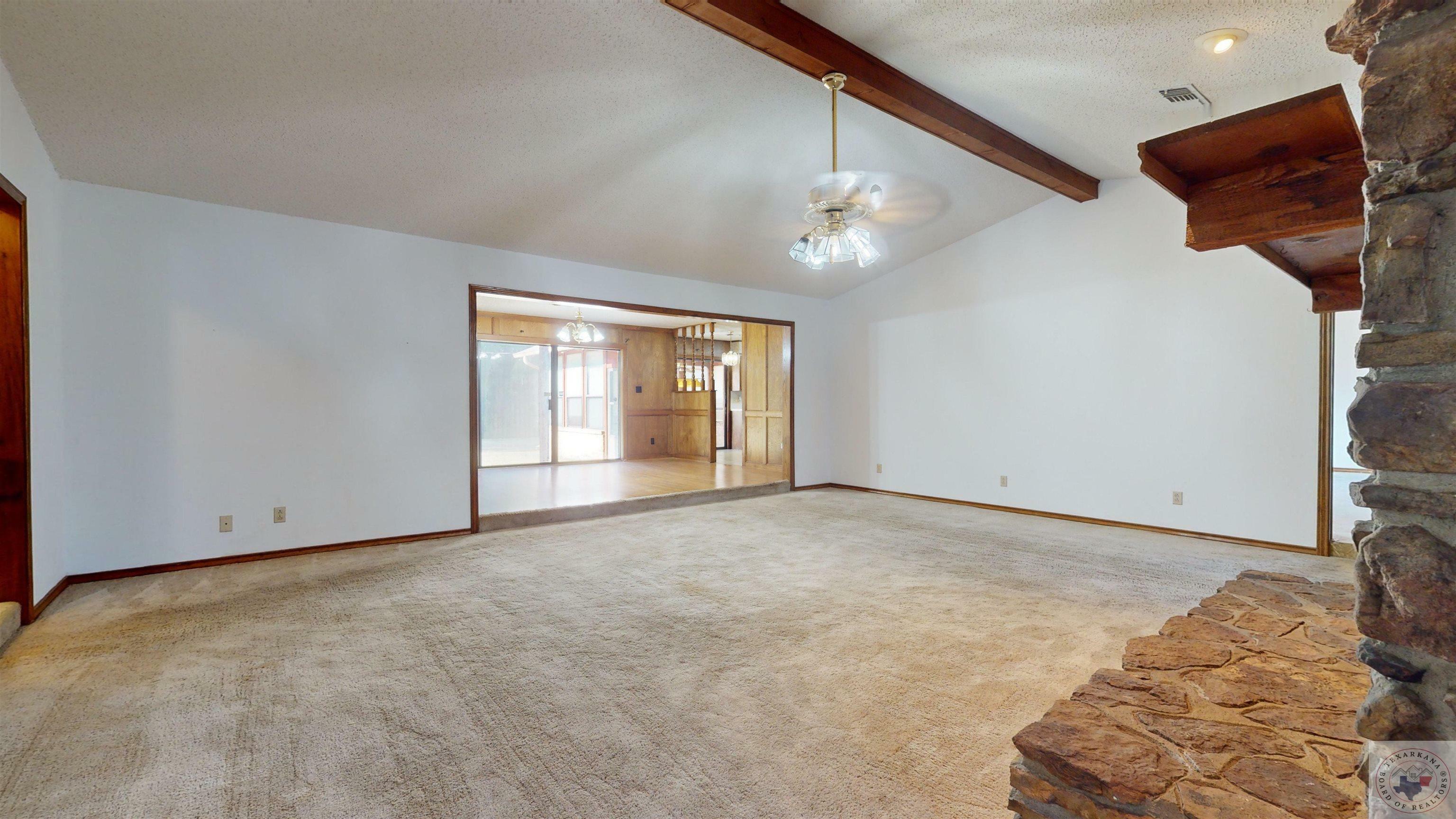 Property Photo:  8 S Clearview  TX 75501 