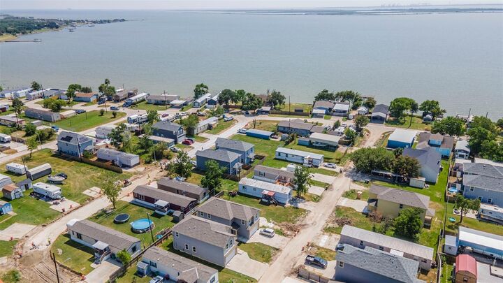 Property Photo:  131 Egret Canal S  TX 77523 