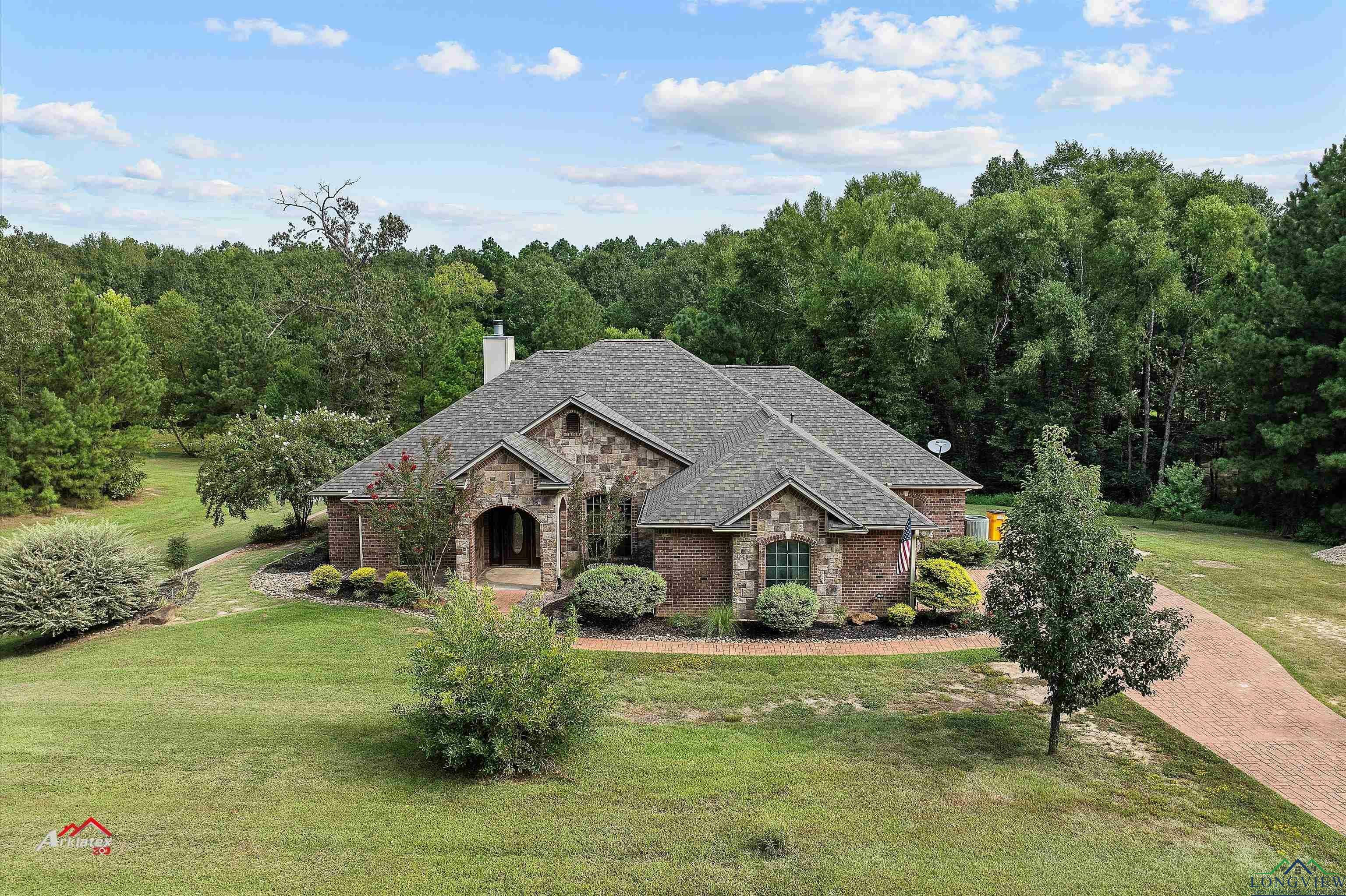 Property Photo:  325 Scottsville Xing  TX 75672 