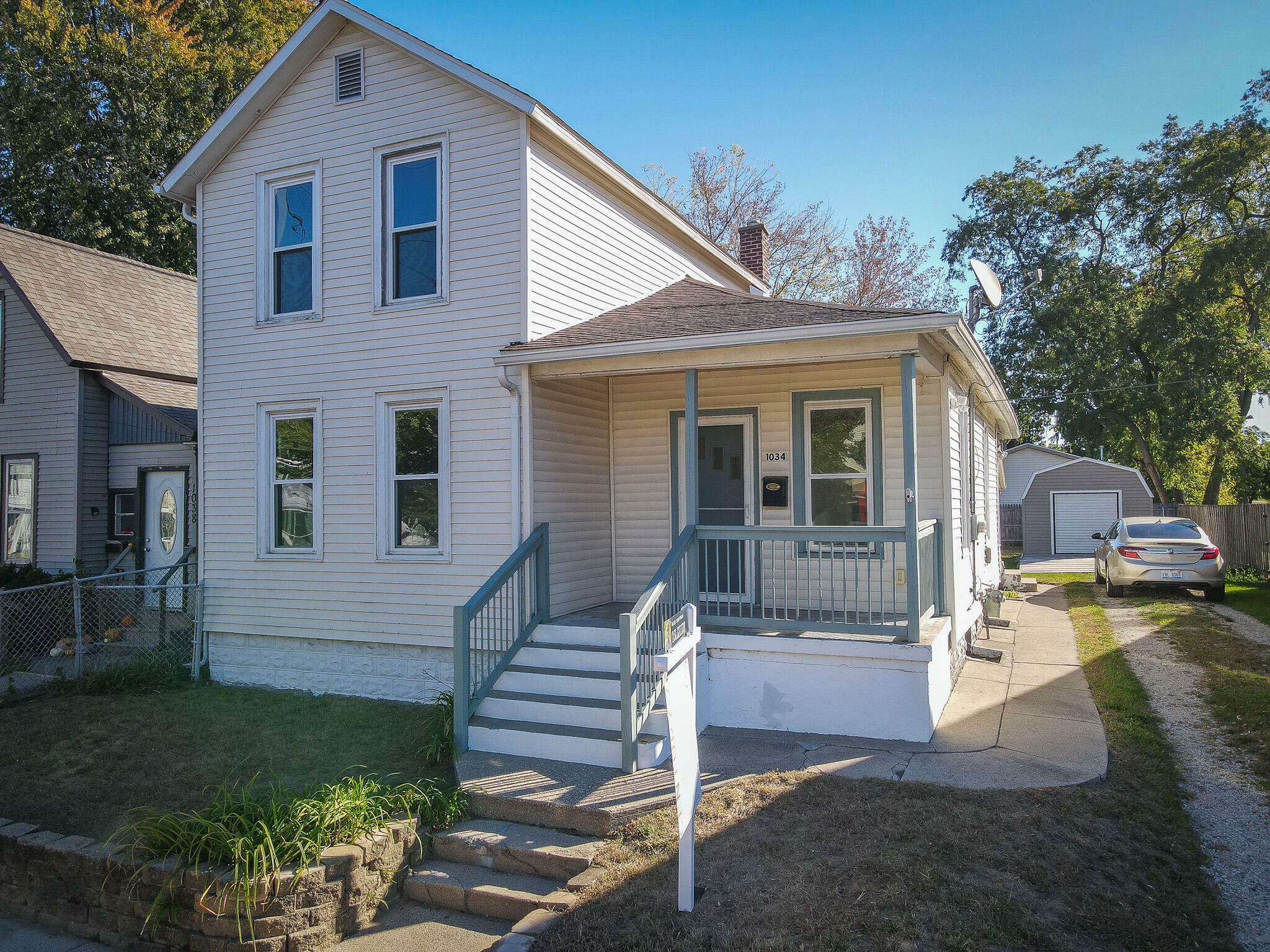 Property Photo:  1034 Broadway Avenue NW  MI 49504 