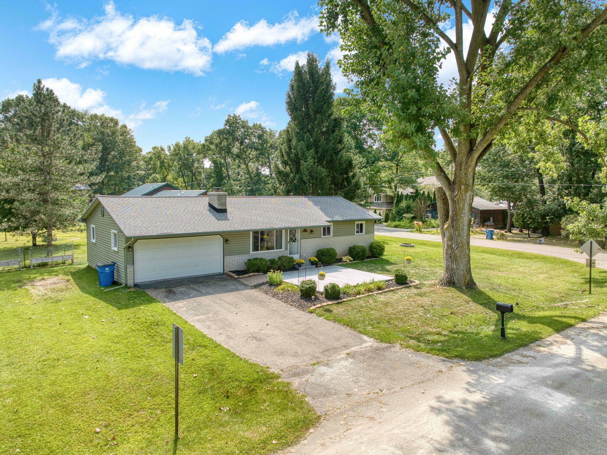 Property Photo:  11585 Dublin Circle  MI 49249 