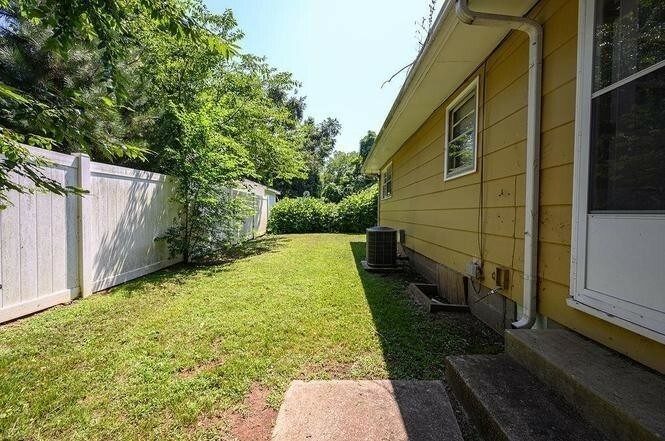 Property Photo:  607 E State St  TN 37130 