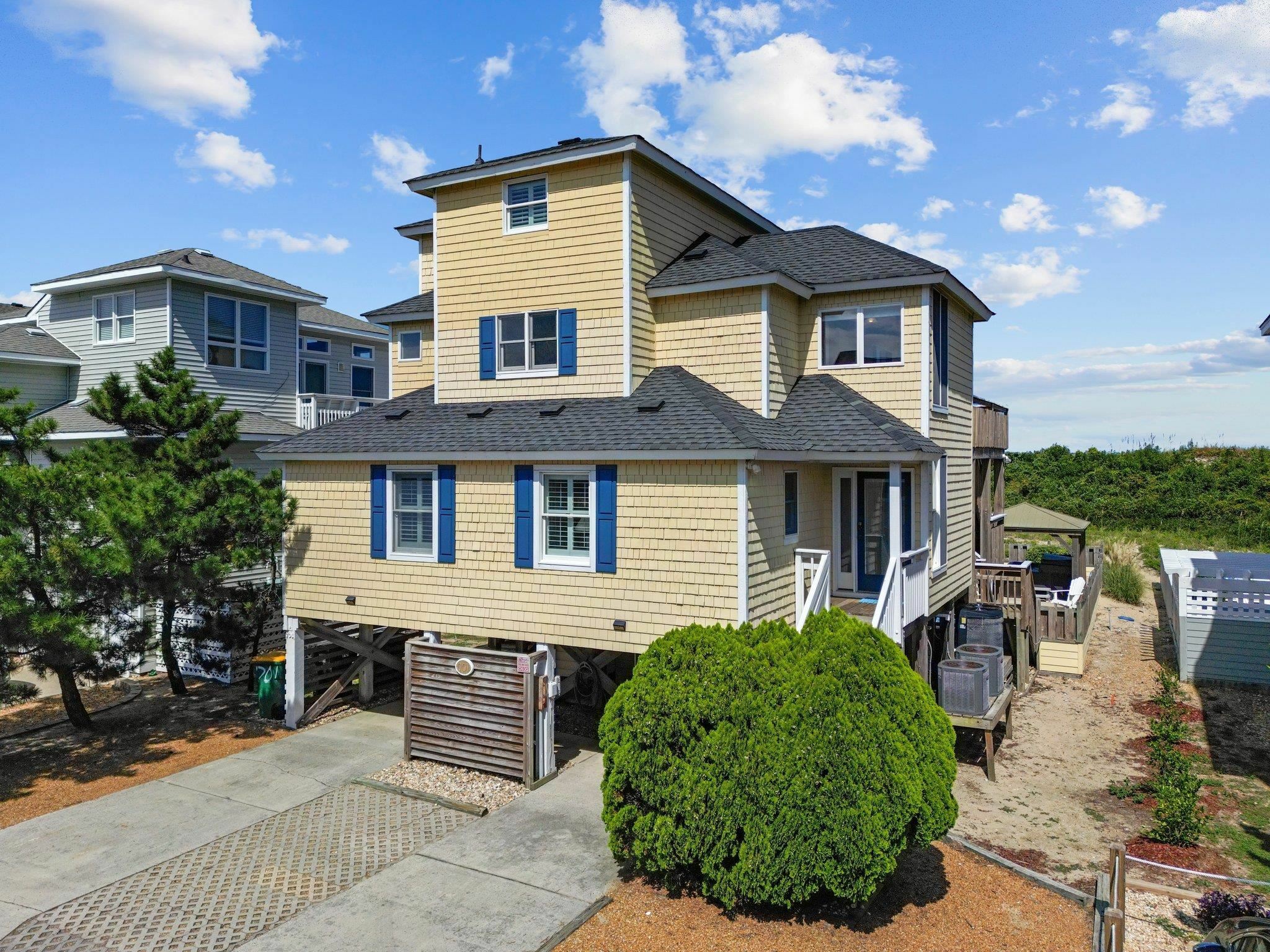 Property Photo: 701 Spinnaker Arch NC 27927