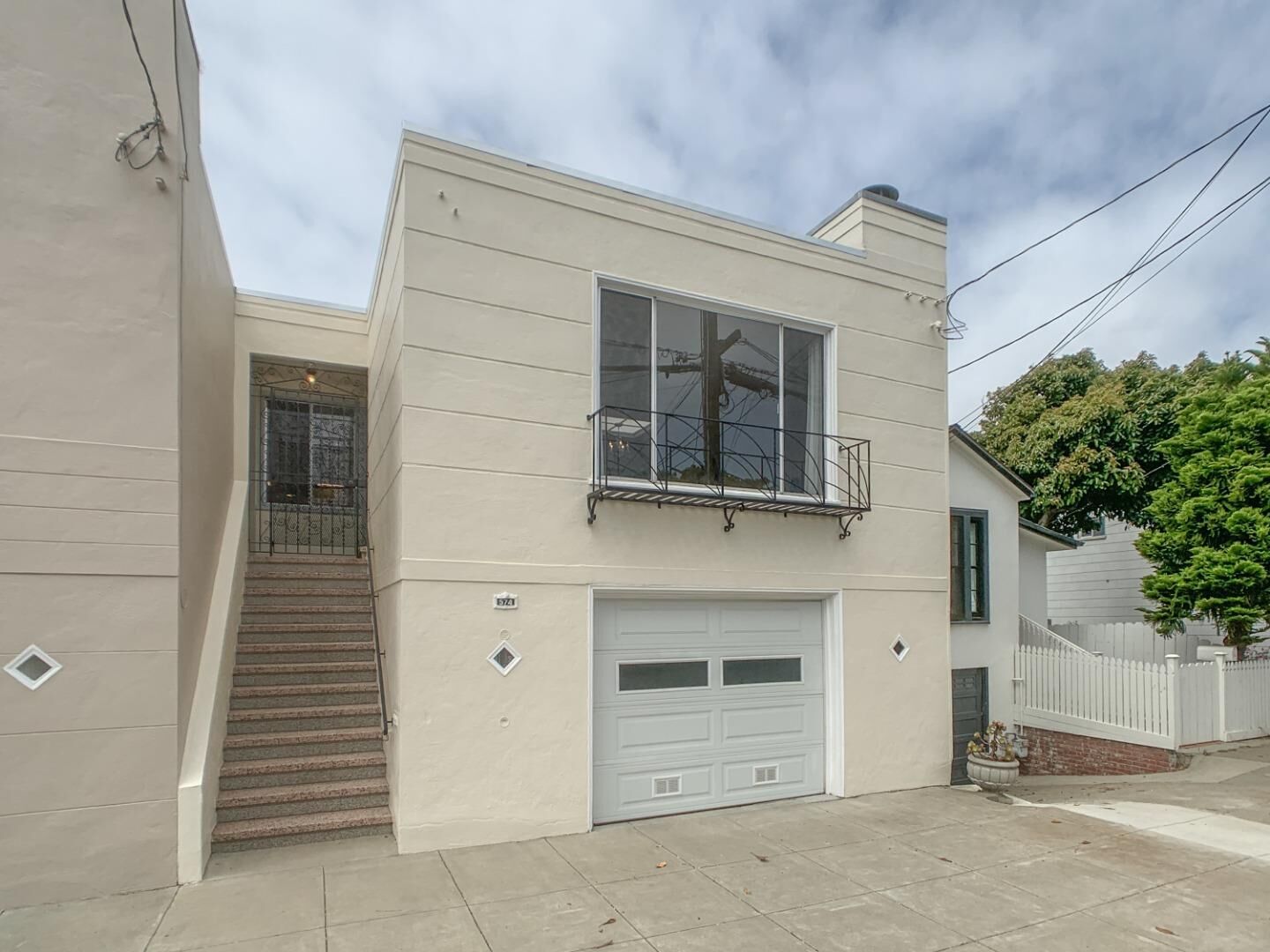 Property Photo:  574 Athens Street  CA 94112 