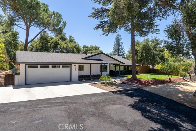 Property Photo:  4560 Nogales Avenue  CA 93422 