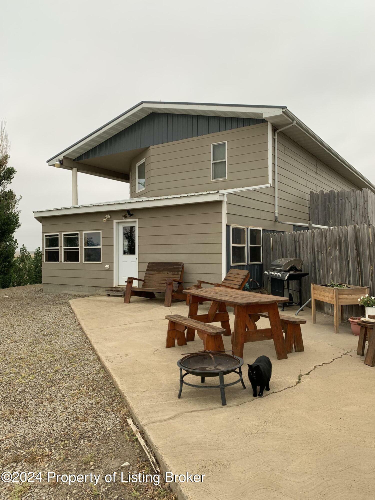 Property Photo:  304 6th Street NW  ND 58639 