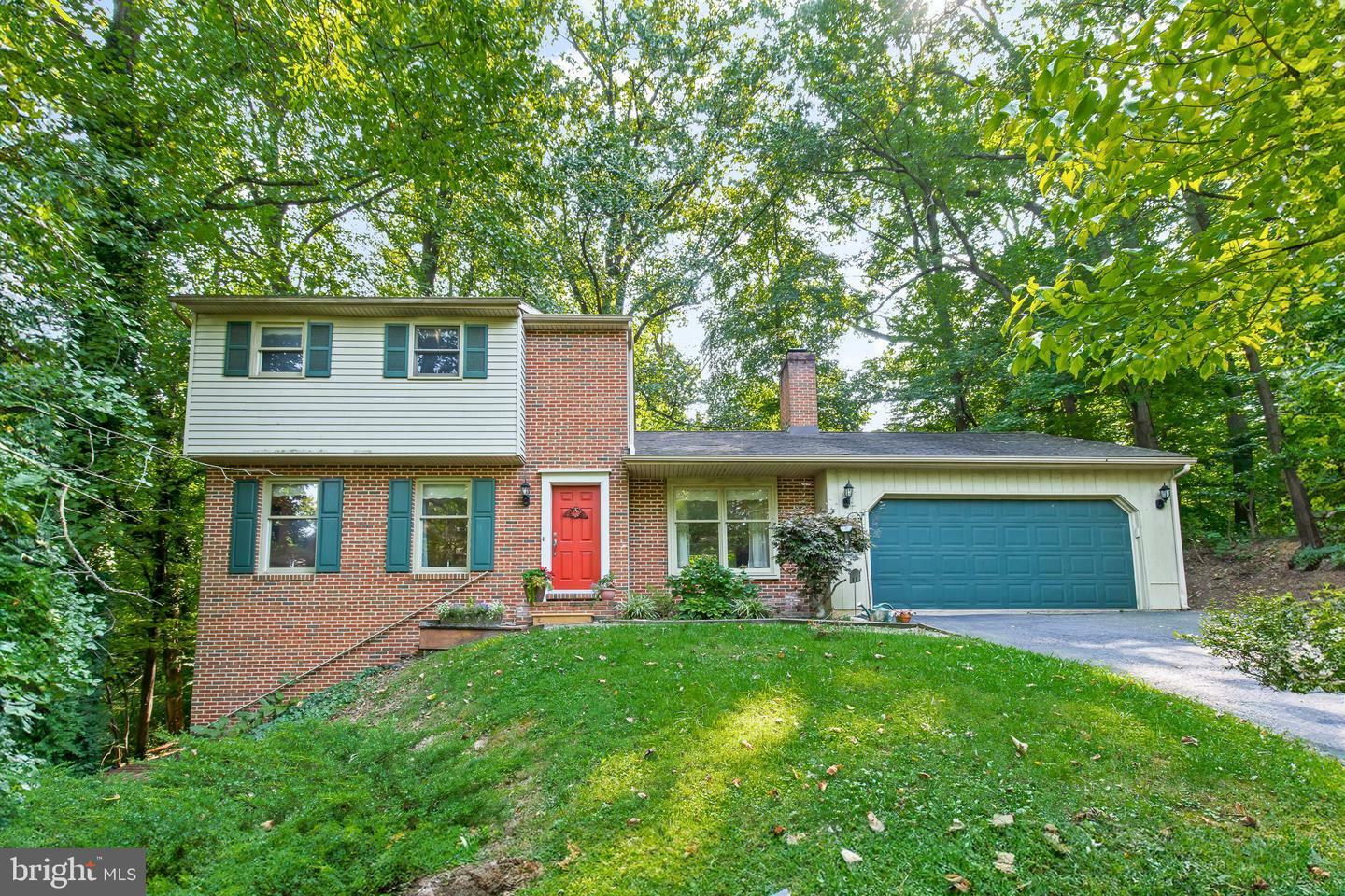 Property Photo:  701 Corvair Road  PA 17601 