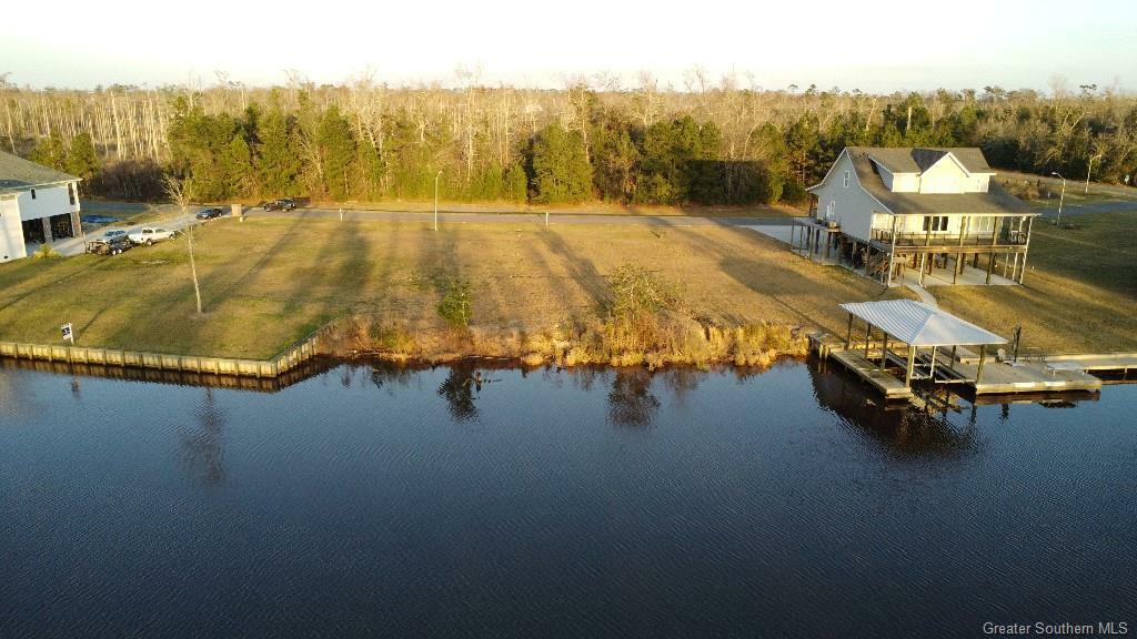 Property Photo:  8 River Moss Lane  LA  