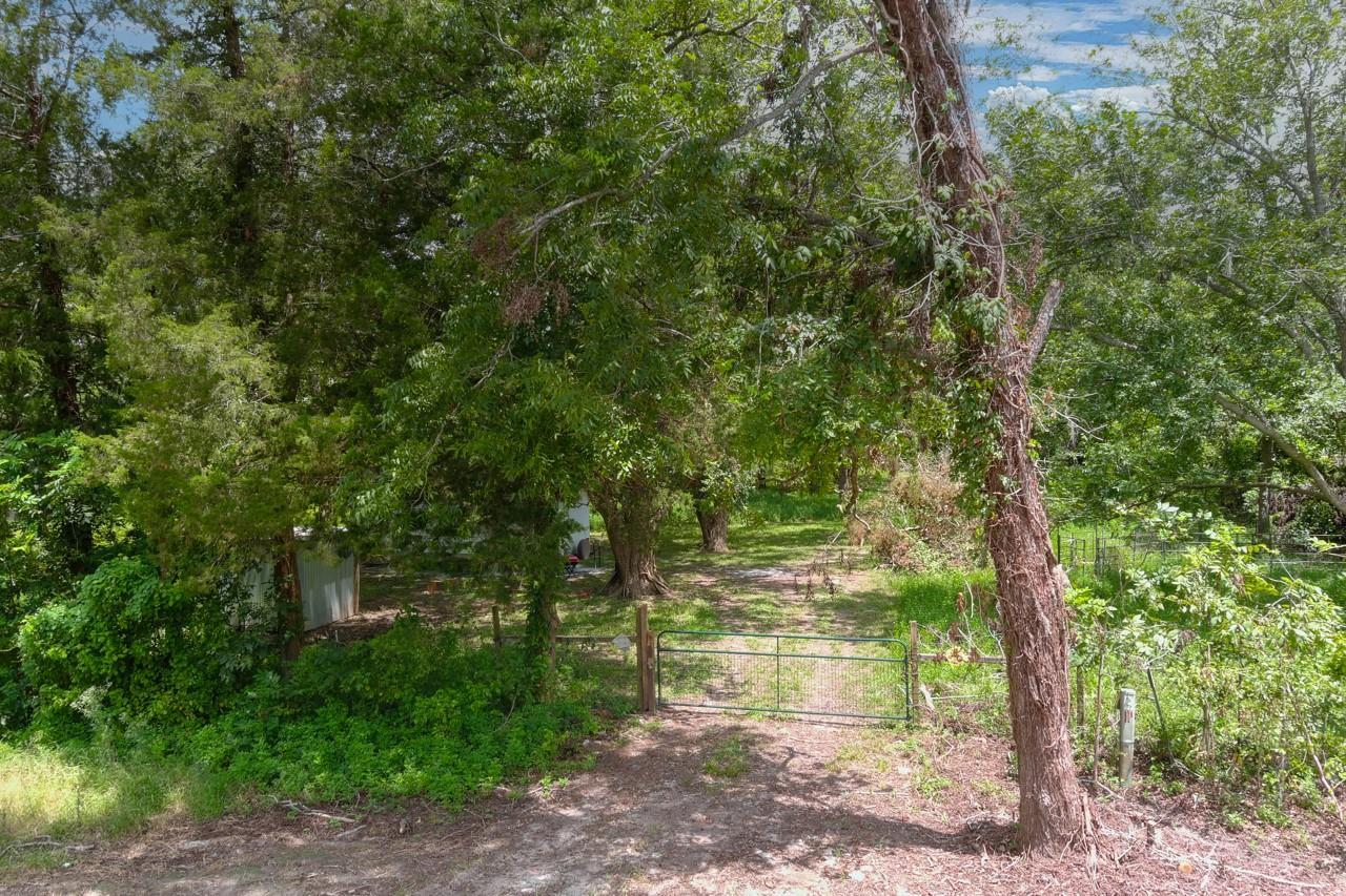 Property Photo:  14151 Cr-570  TX 77583 