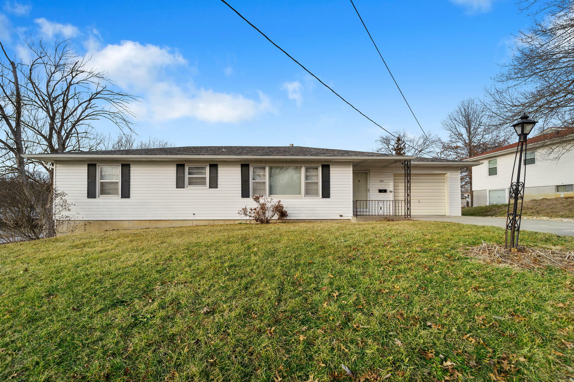 Property Photo:  203 Lynn Avenue  MO 65251 