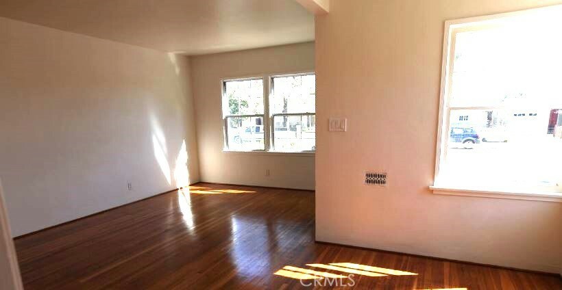 Property Photo:  2231 N Niagara Street N  CA 91504 