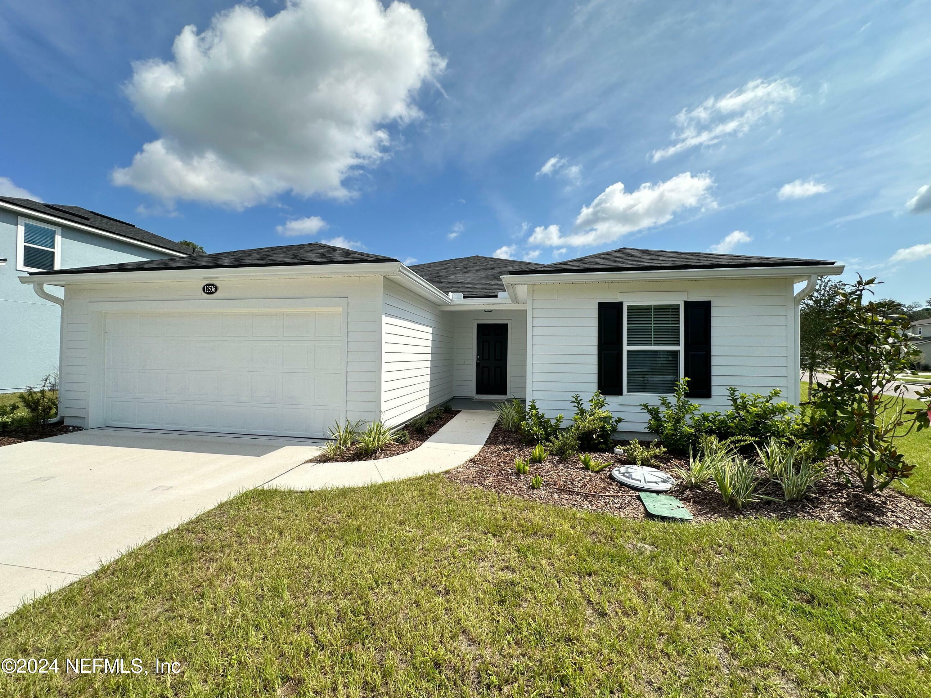 Property Photo:  12536 Creekside Manor Drive  FL 32218 