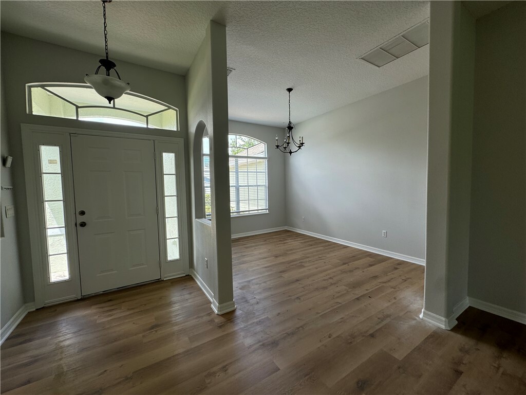 Property Photo:  520 N Valencia Circle SW  FL 32968 