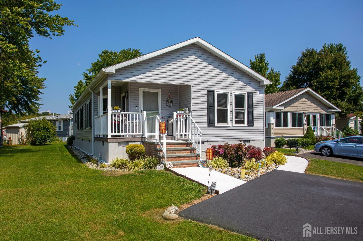 Property Photo:  129 Donald Court  NJ 08884 