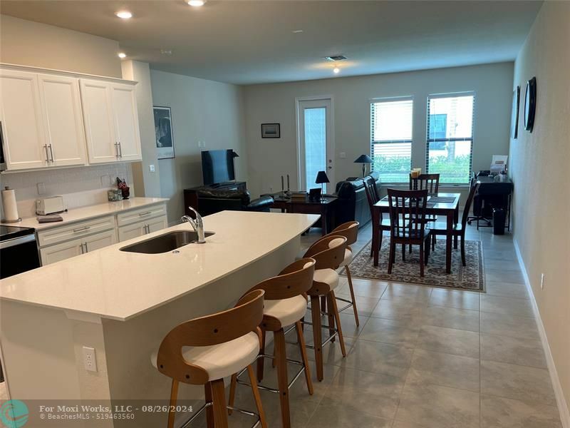 Property Photo:  2127 S Appleton Cir S  FL 33309 