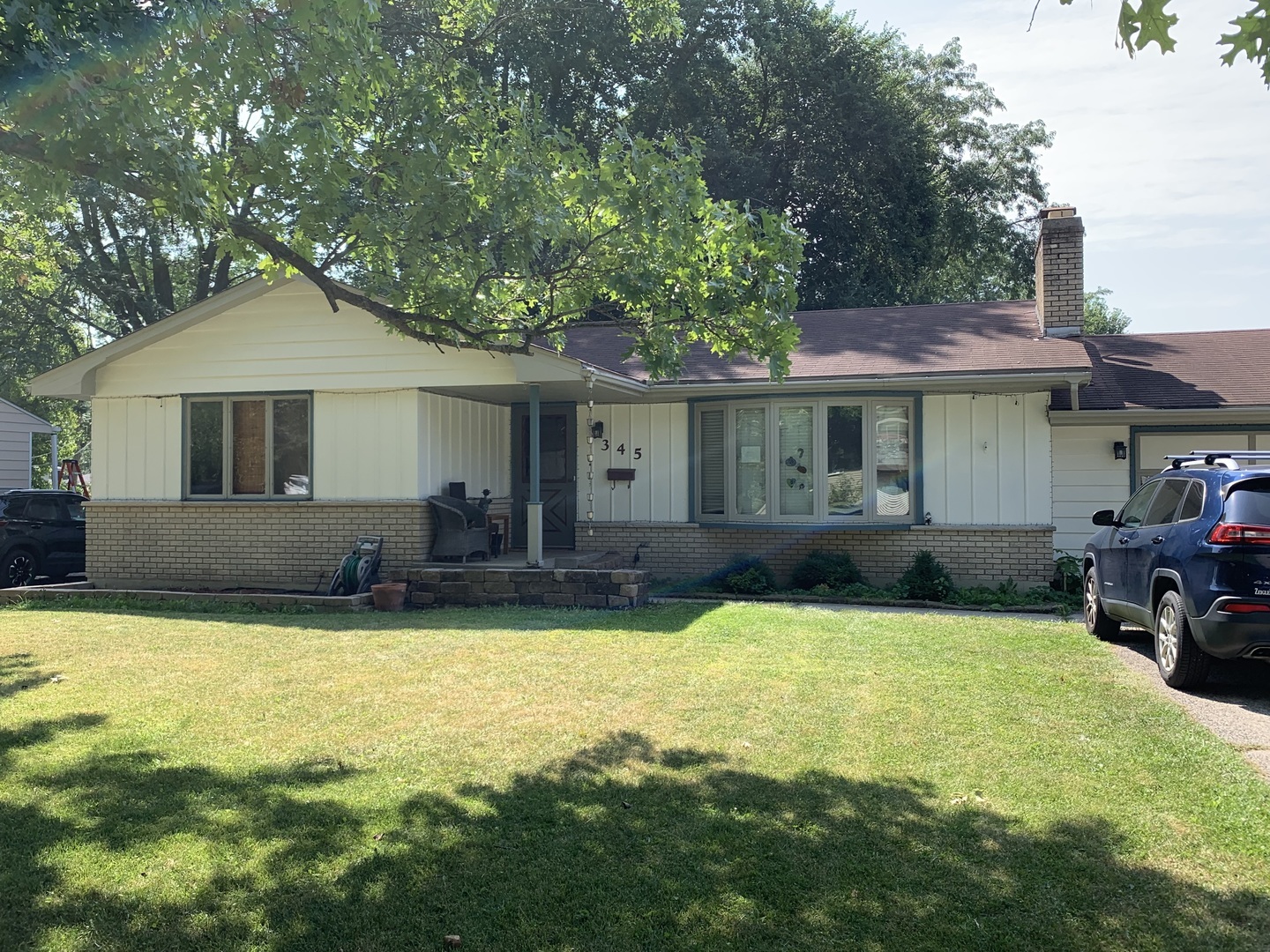 Property Photo:  345 W Oriole Trail W  IL 60013 