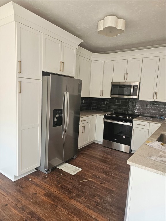 Property Photo:  810 Tenth St  PA 15697 