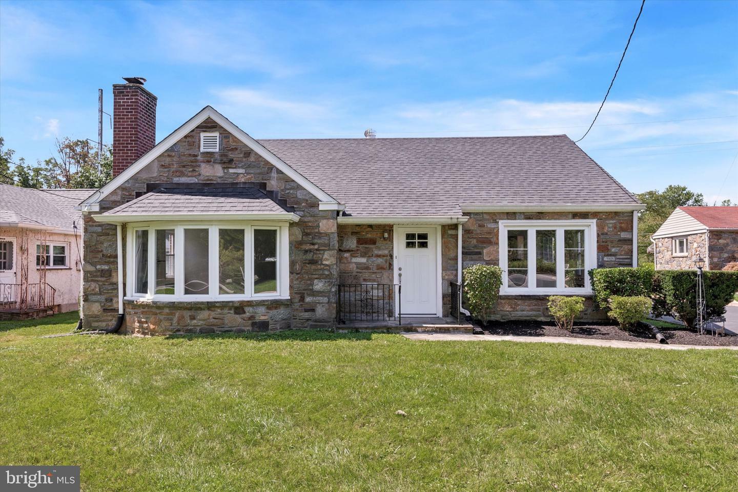 Property Photo:  900 E Haverford Road  PA 19041 