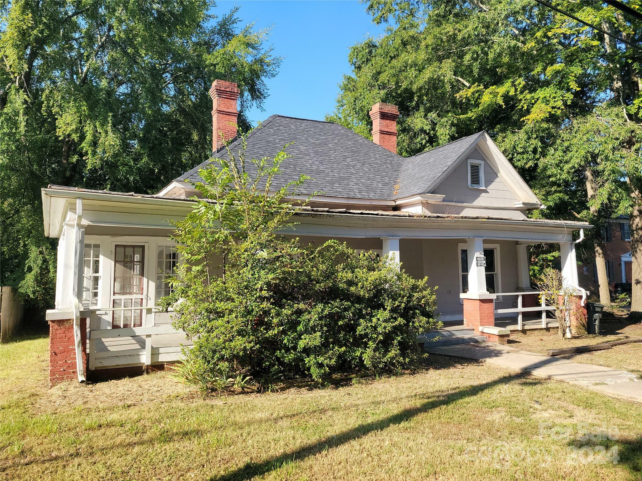 Property Photo:  510 Everette Street  NC 28110 