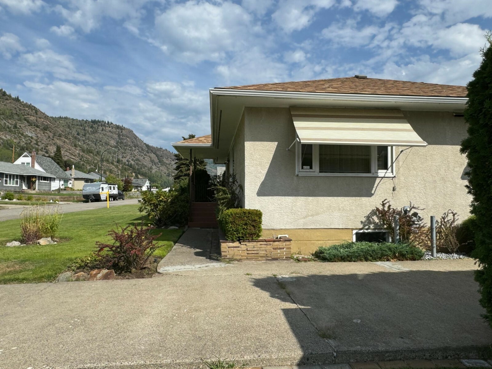 Property Photo:  3310 Lilac Crescent  BC V1R 2Y2 