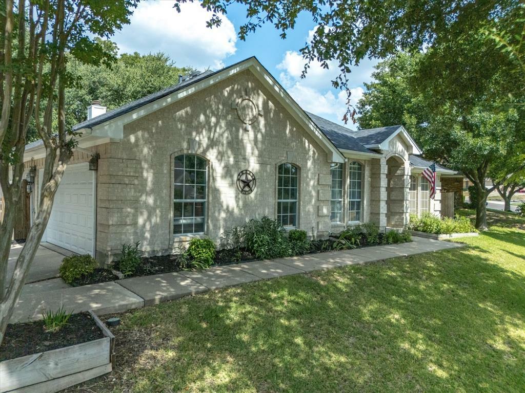 Property Photo:  8813 Greenhaven Drive  TX 76179 