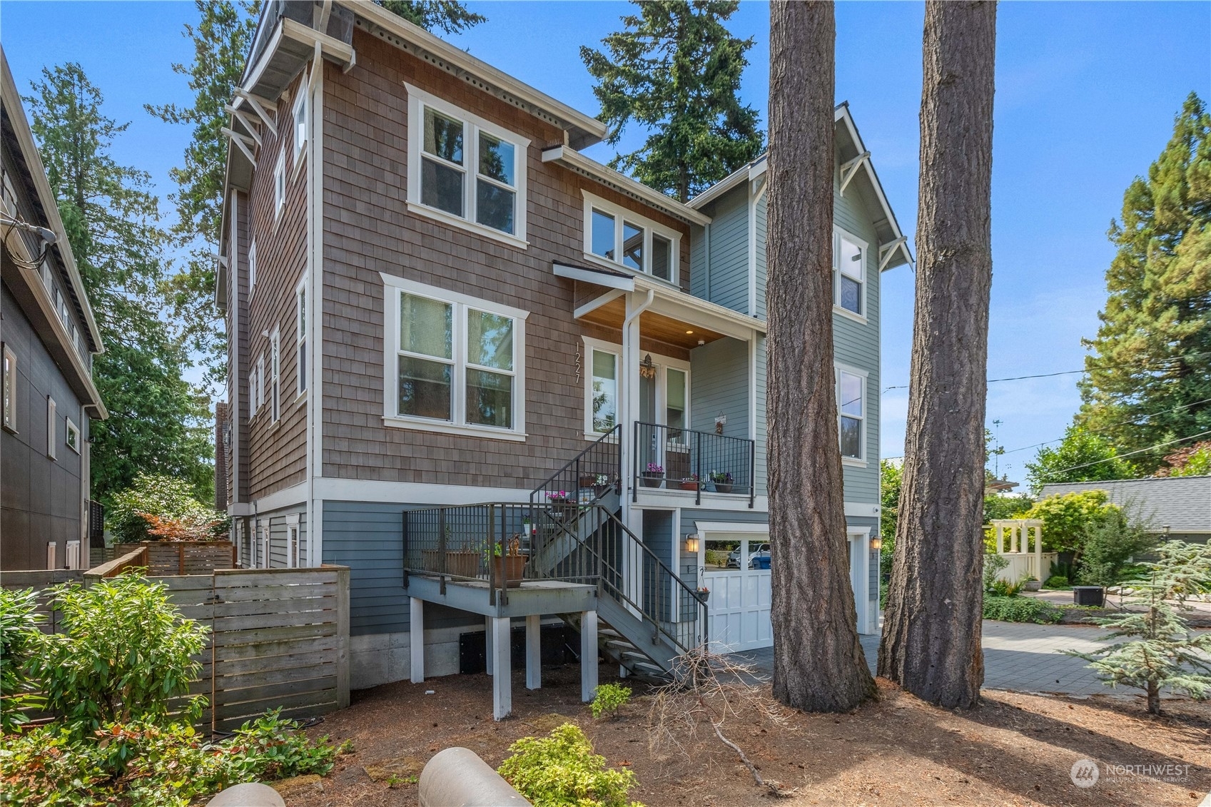 Property Photo:  1227 NE 88th Street  WA 98115 