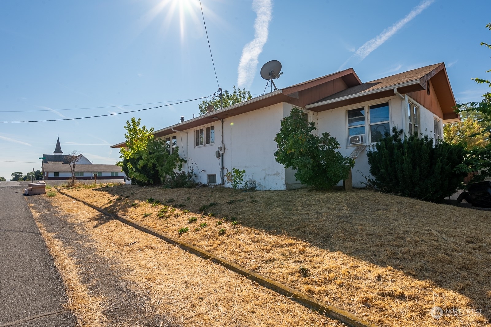 Property Photo: 301 S Elm Avenue WA 98857