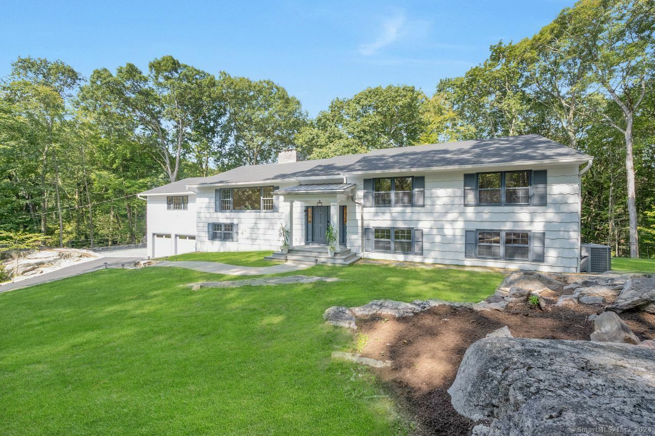 Property Photo:  155 Fox Ridge Road  CT 06903 