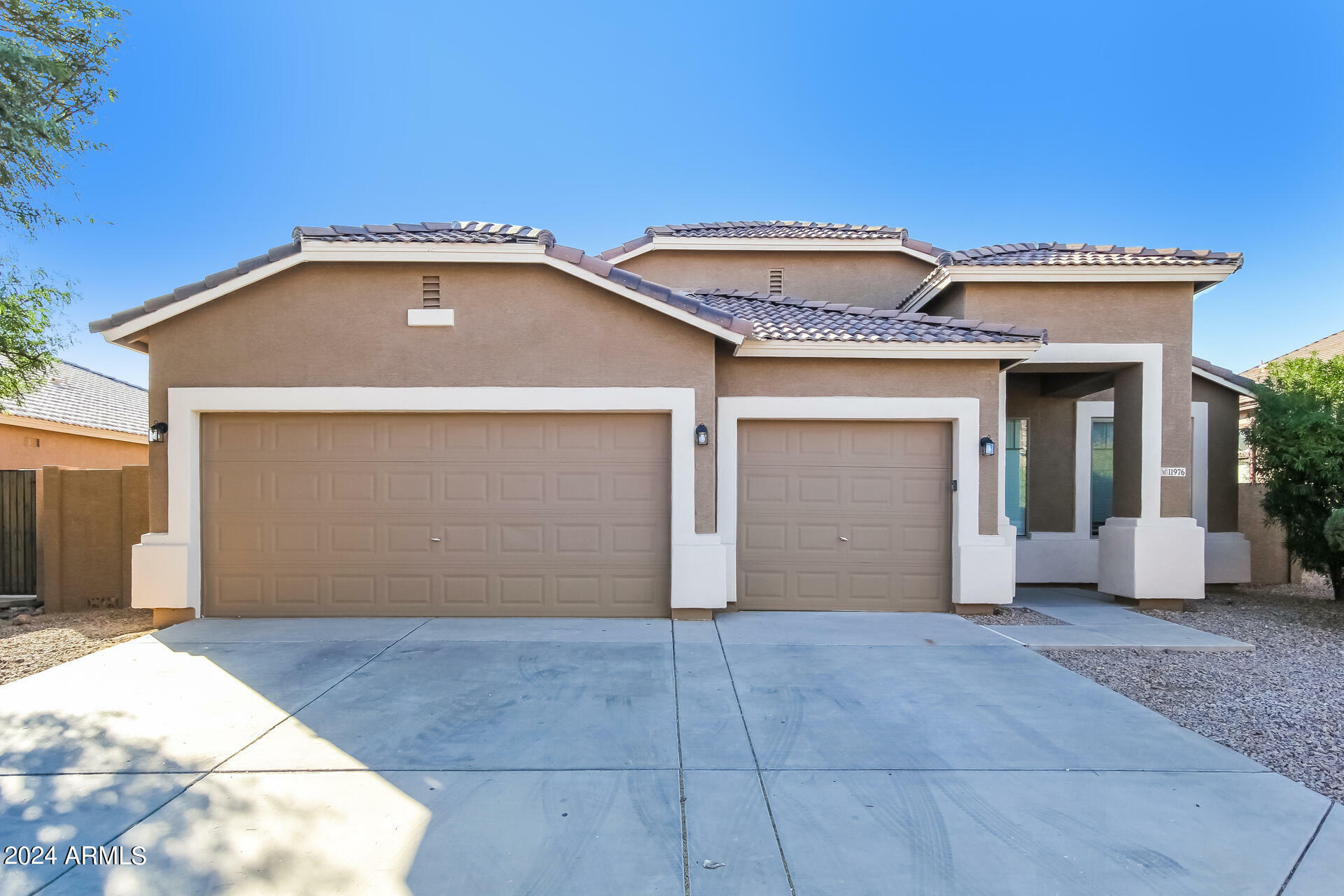 Property Photo:  11976 N 142nd Drive  AZ 85379 