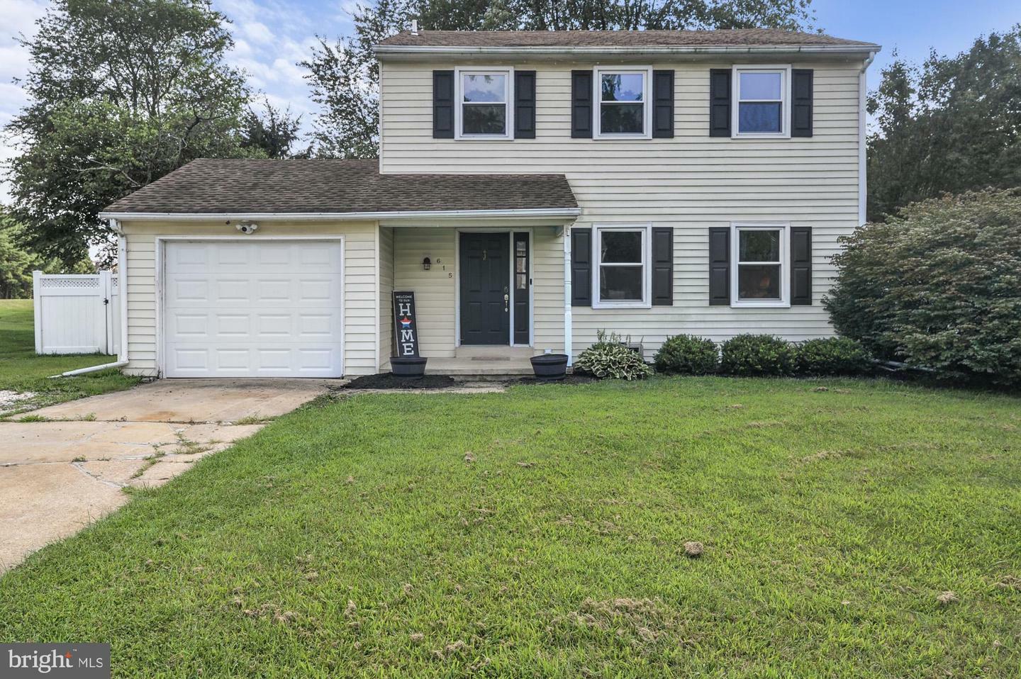 Property Photo: 615 Green Spring Drive DE 19701