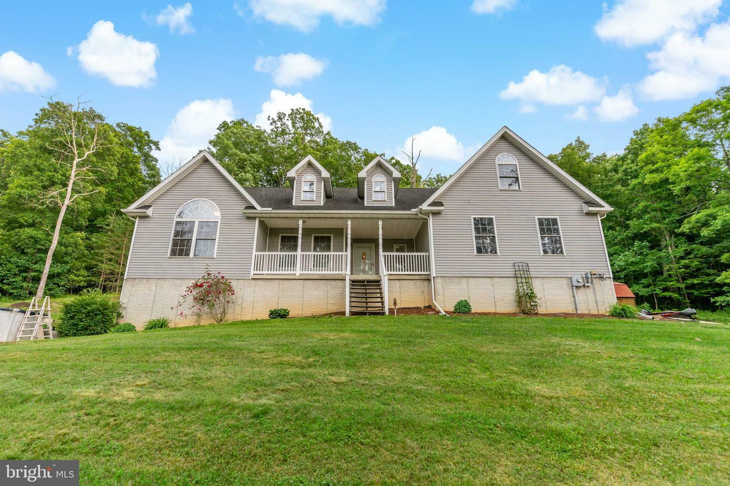 Property Photo:  412 Secluded Drive  WV 25427 