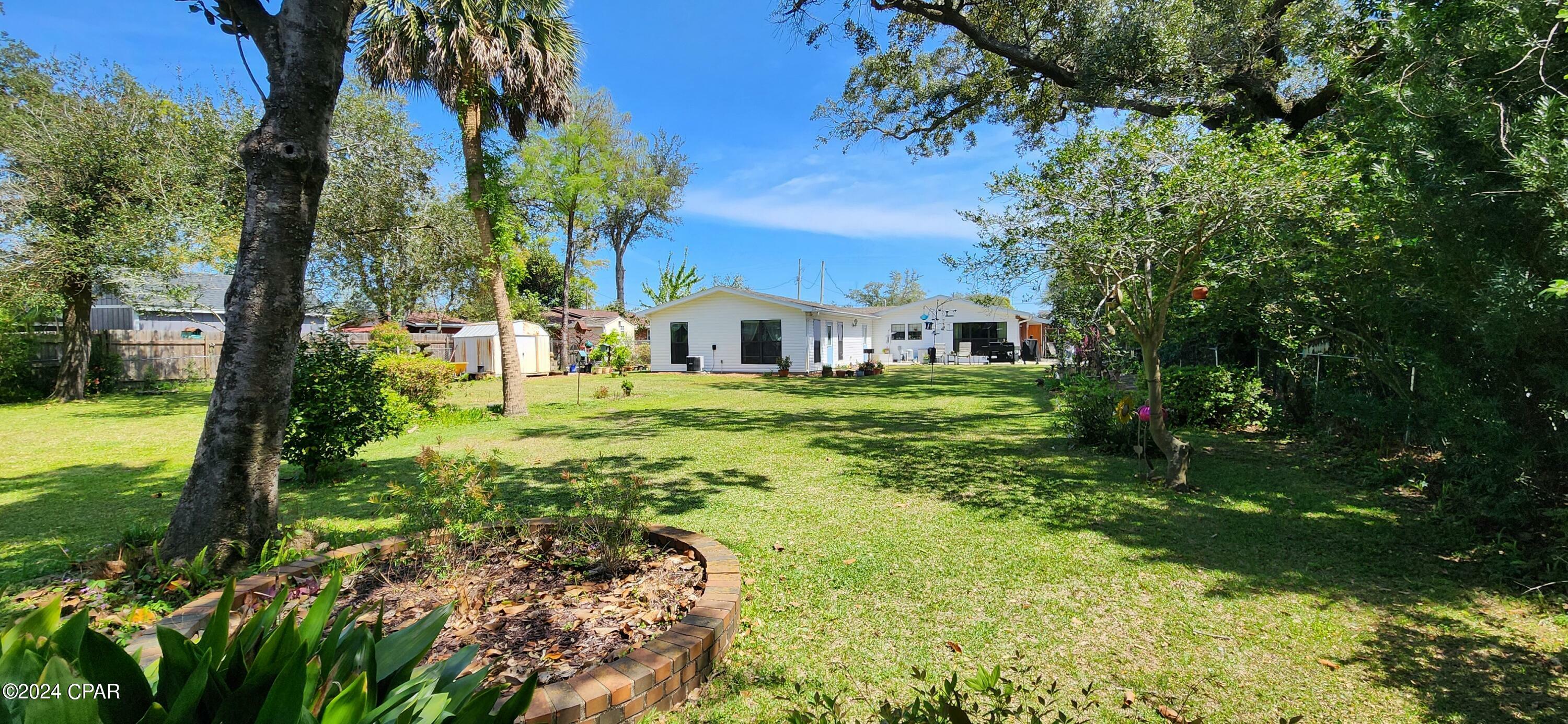 Property Photo:  903 Buena Vista Boulevard  FL 32401 