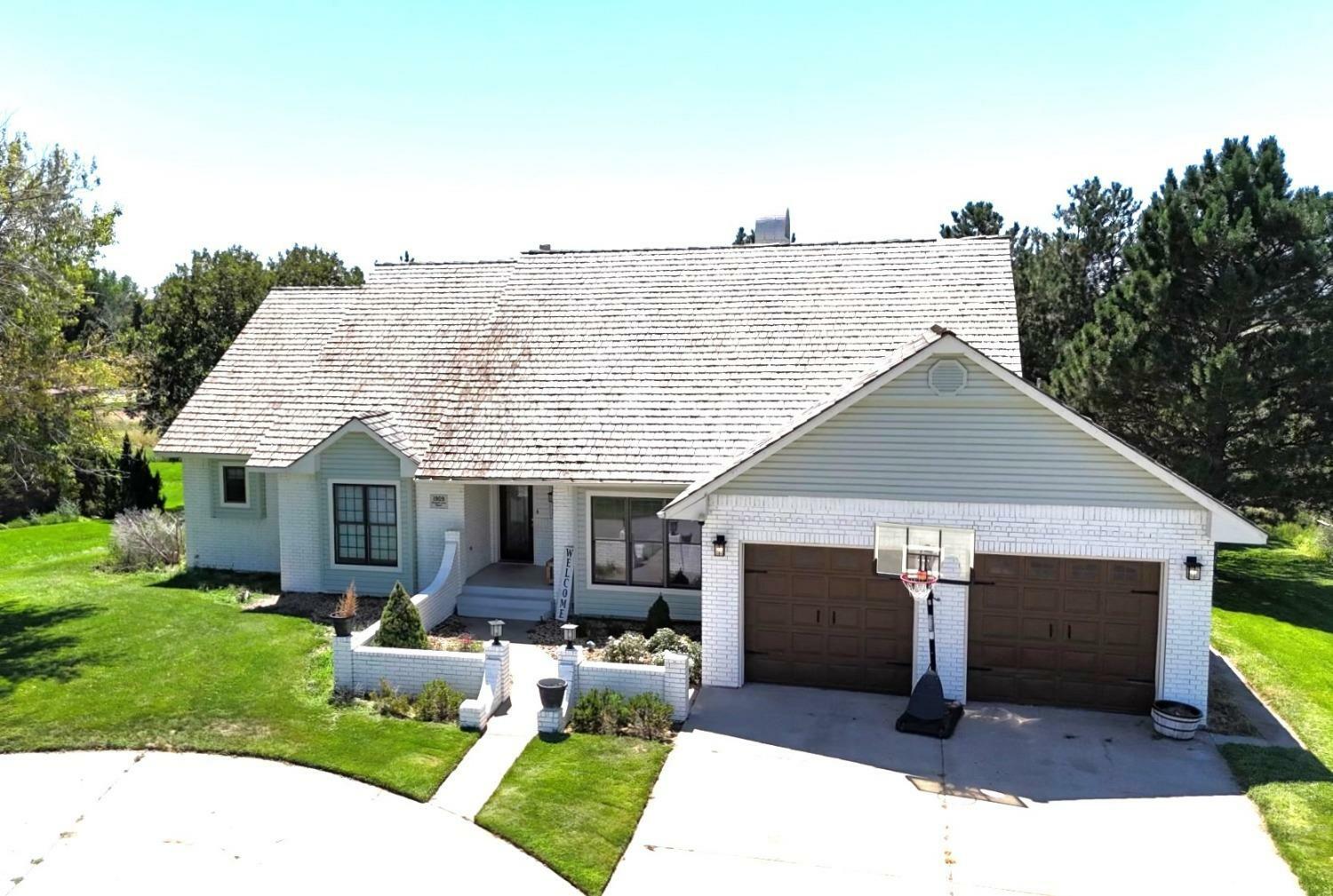 Property Photo:  1909 Grandview Drive East  KS 67846 