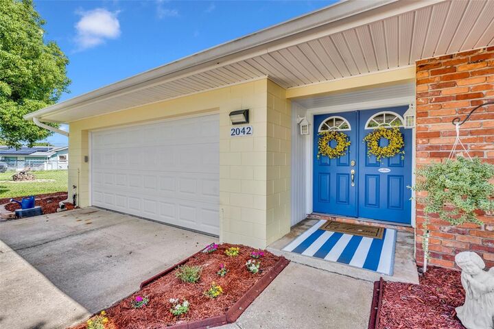 Property Photo: 2042 Cocos Court FL 32792