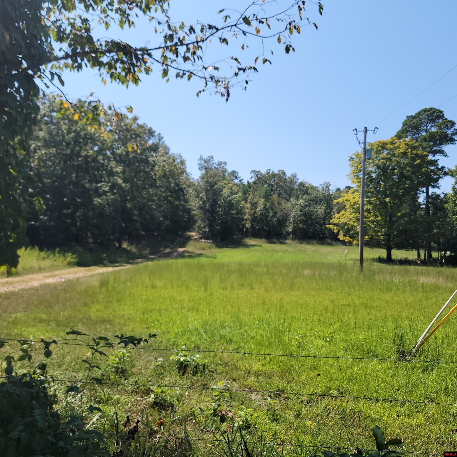 Property Photo:  001-09778-000 Quail Way  AR 72528 