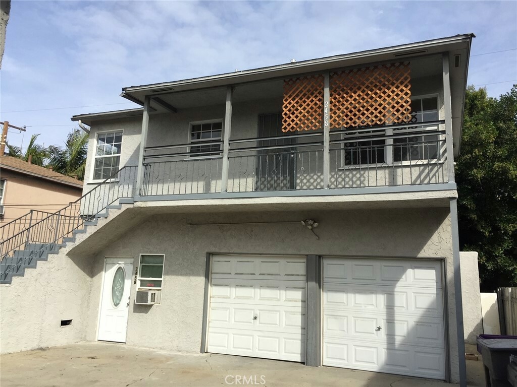 Property Photo:  2458 Chestnut Avenue  CA 90806 