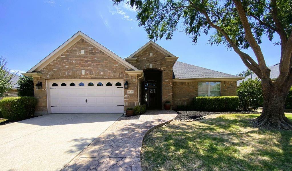 Property Photo:  9517 Lindenwood Trail  TX 76207 