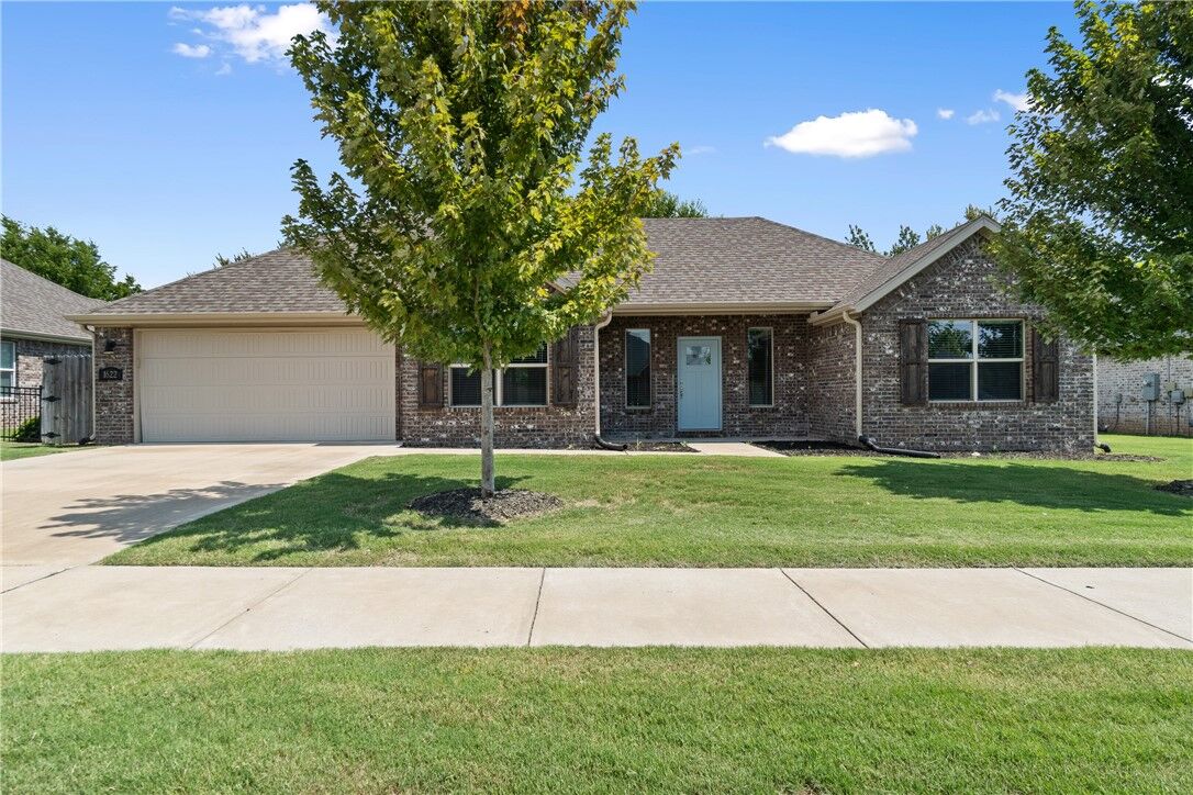 Property Photo: 1622 S Borden Street AR 72701