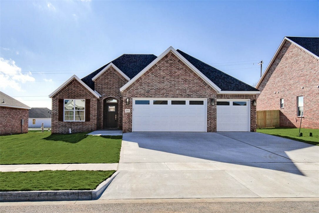 Property Photo:  871 Pinnacle Street  AR 72753 