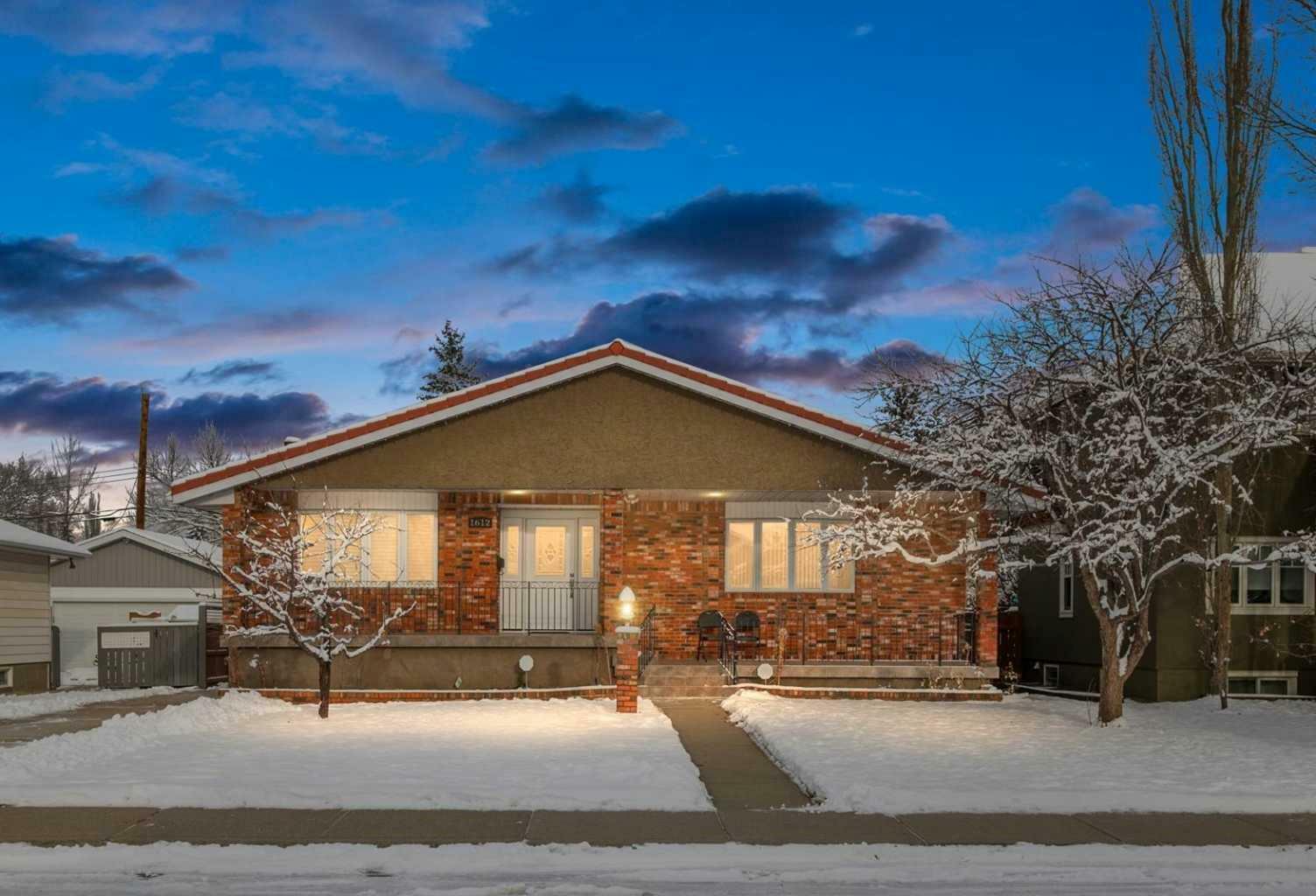 Property Photo:  1612 48 Avenue SW  AB T2T 2S8 