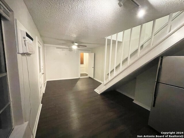 Property Photo:  827 W Rosewood Ave 4  TX 78212 